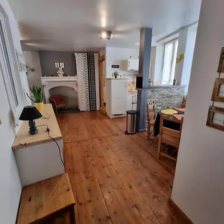 Apartment Le Charme De L'ancien, 2p Cosy A *